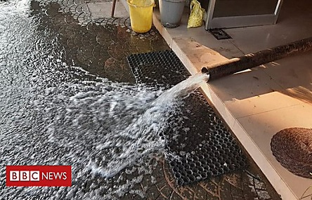 Фото новости: В Индии у жителей многоэтажки вместо воды из кранов потек алкоголь Свежие новости: В Индии у жителей многоэтажки вместо воды из кранов потек алкоголь