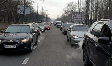 Свежие новости: ВИДЕО: В Николаеве таксисты прощаются с погибшим в ДТП коллегой — движение по ПГС затруднено