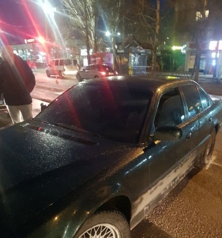 Свежие новости: В Николаеве BMW врезался в бордюр — водитель сбежал