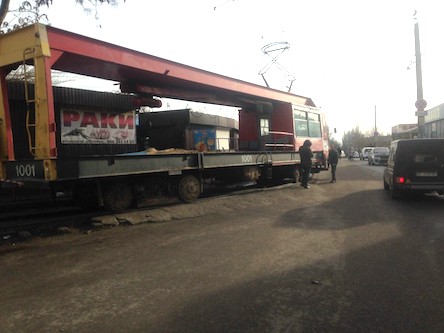 Свежие новости: В Николаеве на Центральном рынке трамвай переехал женщину