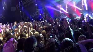 Свежие новости: Земфира получила травму, прыгнув в толпу поклонников