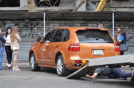 Свежие новости: ВИДЕО: «Porsche Cayenne» я взял у знакомого в качестве долга, - Барна