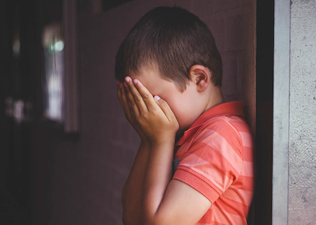 Свежие новости: В Одесской области пьяный мужчина избил 10-летнего ребенка и приковал его к батарее