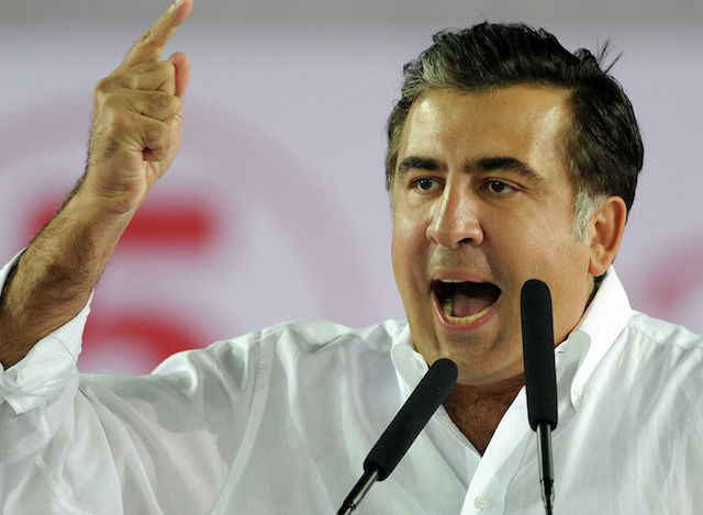 Свежие новости: Саакашвили тайком провез в Грузию водитель трейлера - новая версия СМИ