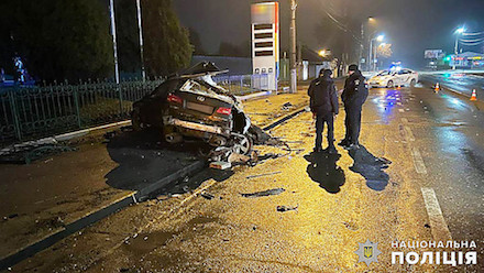 Свежие новости: В Николаеве водитель Lexus въехал в электроопору