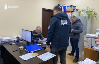 Свежие новости: В Одесі затримали митника, який «допомагав» імпортерам економити мільйони гривень