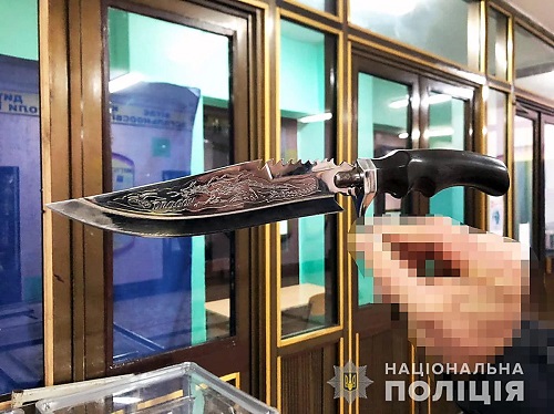Свежие новости: В Николаеве на территории школы задержали мужчину с ножом