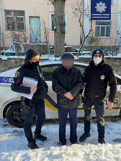 Фото новости: Николаевские патрульные разыскали пожилого мужчину, который ушел из дома и пропал Свежие новости: Николаевские патрульные разыскали пожилого мужчину, который ушел из дома и пропал