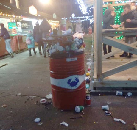 Свежие новости: Николаевцы жалуются на мусор и нехватку урн на Соборной площади