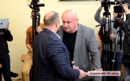 Свежие новости: ВИДЕО: «Пошел вон»: в Николаеве едва не подрались депутат и глава облавтодора