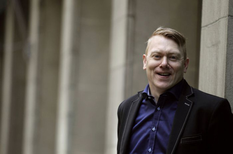 Свежие новости: Комик, вытянувший столицу Исландии из кризиса, обратился к Зеленскому