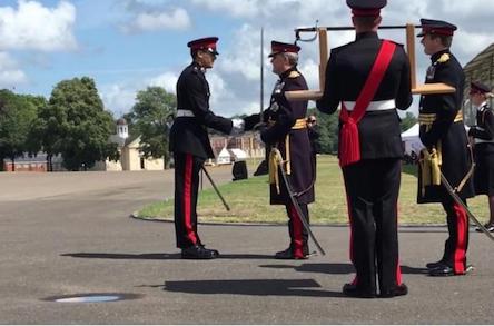 Свежие новости: Украинский курсант впервые стал лучшим зарубежным выпускником Королевской академии сухопутных войск Великобритании