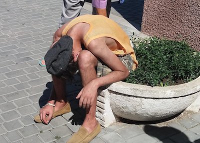 Свежие новости: В Николаеве мужчину с признаки сильного наркотического опьянения увезли в больницу