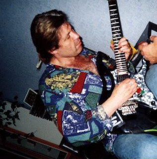 Свежие новости: Миколаївський музикант Володимир Макаровський загинув під час ракетного удару по Умані