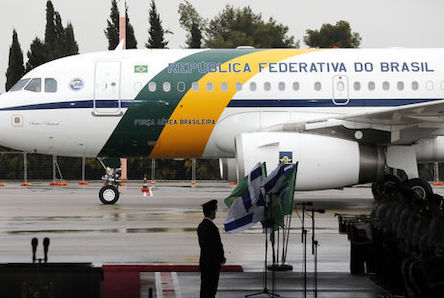 Свежие новости: В самолете сопровождения президента Бразилии испанские правоохранители нашли 39 кг кокаина