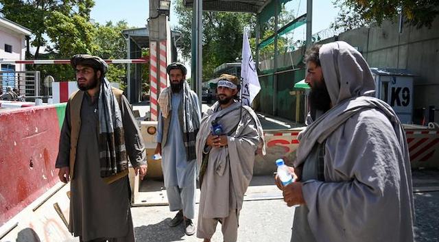 Свежие новости: «Талибан» закрыл границы Афганистана, — Красный Крест