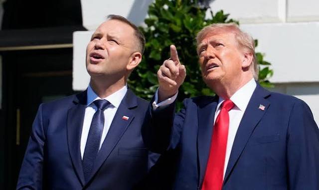 Свіжі новини: Навроцький обговорив з Трампом постійну присутність військ США у Польщі