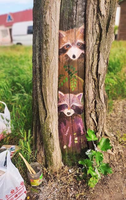 Свежие новости: Художник изрисовал деревья в Очакове