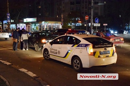 Свежие новости: В центре Николаева столкнулись ВАЗ и Ravon - на проспекте огромная пробка