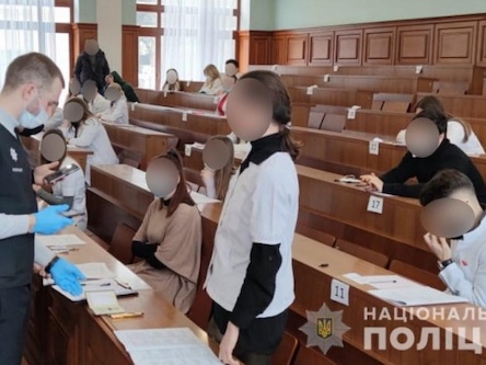 Свежие новости: Вместо студентов-медиков в Киеве экзамены сдавали подставные 