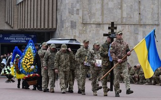 Свежие новости: Южноукраїнська громада попрощалась з Героєм Леонідом Мотошнюком