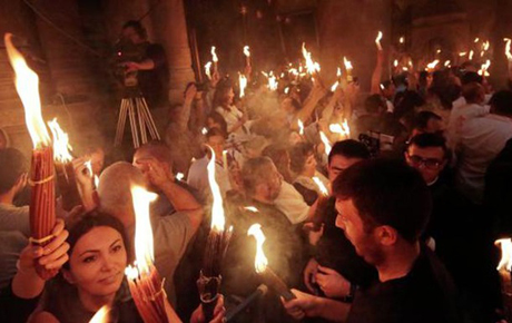 Свежие новости: В Иерусалиме сошел благодатный огонь