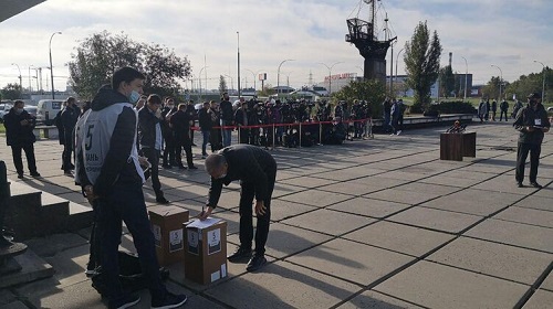 Свежие новости: Опрос Зеленского проводила фирма, которая торговала бензином и оплачивала борды 