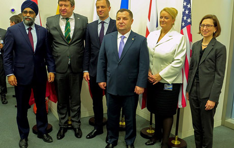 Фото новости: США выделит второй транш помощи украинской армии Свежие новости: США выделит второй транш помощи украинской армии