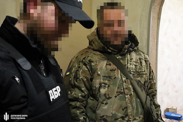 Свежие новости: Привласнив 9,7 млн грн і програв їх у казино - ексфінансиста бойової бригади засудили до 8 років тюрми