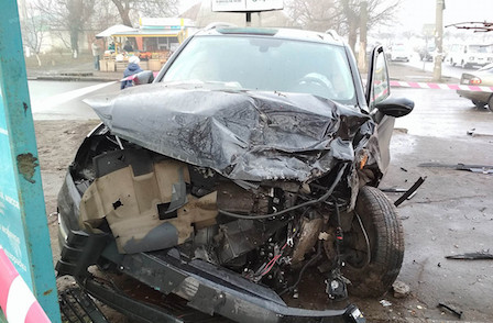 Фото новости: В Николаеве ДТП – пострадали оба водителя Свежие новости: В Николаеве ДТП – пострадали оба водителя