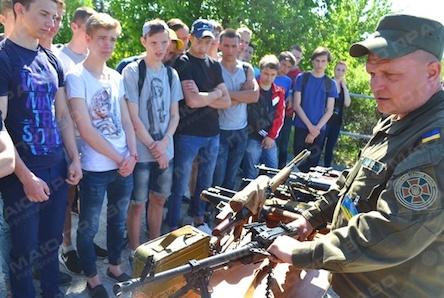 Свежие новости: Військова частина, що охороняє об'єкти ВП ЮУАЕС, провела навчально-польові збори для старшокласників