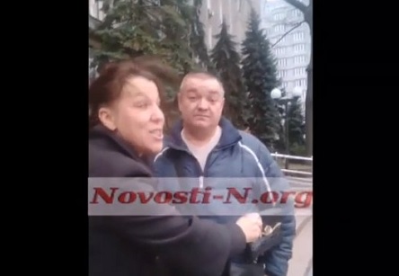 Свежие новости: Появилось видео инцидента под облсоветом в Николаеве, после которого умер представитель ОТО