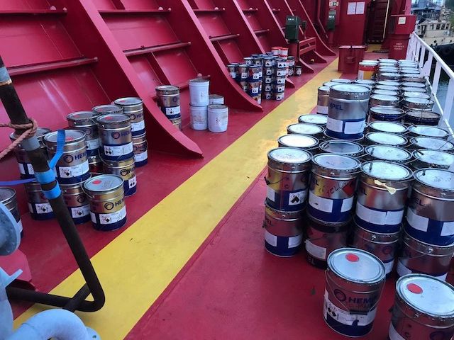 Свежие новости: На судне, уходившем из порта Николаева  нашли незадекларированную краску на 900 тыс.грн