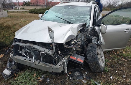 Свежие новости: В Николаеве девушка уснула за рулем «Тойоты»: автомобиль разбит, пострадавшая в больнице