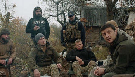 Свежие новости: Офис Президента опубликовал фильм о визите Зеленского в Золотое – показано, как он общался с бойцами ВСУ и активистами