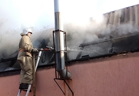 Свежие новости: В поселке на Николаевщине горела баня во дворе частного дома