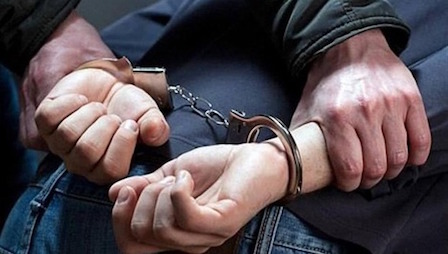 Свежие новости: В Одессе грабители отбивались от копов: наехали машиной и кидались с ножом