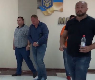 Свежие новости: В Николаеве представителей «ОПЗЖ» забросали яйцами