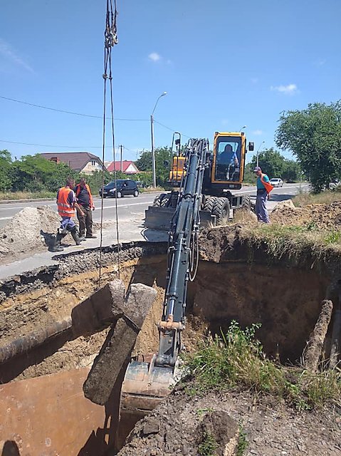 Свежие новости: Из-за сильных ливней в Николаеве обвалился канализационный коллектор