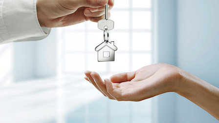 Свежие новости: В Мариуполе разоблачили полицейскую, которая купила рекордно дешевую квартиру