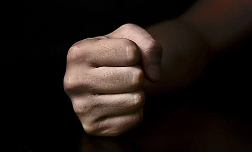 Фото новости: В Первомайске во время застолья жестоко избили мужчину – он умер от полученных травм Свежие новости: В Первомайске во время застолья жестоко избили мужчину – он умер от полученных травм