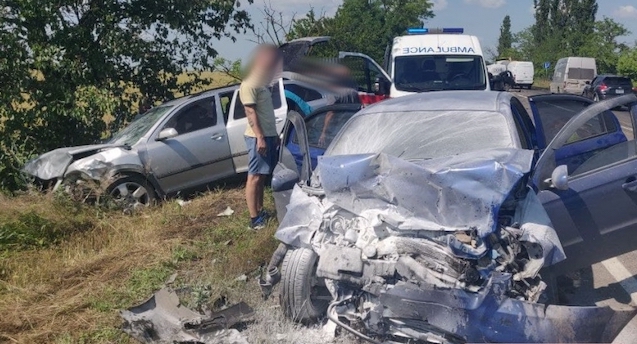 Свежие новости: ДТП на одесской трассе в Николаевской области: столкнулись четыре автомобиля, двое погибших