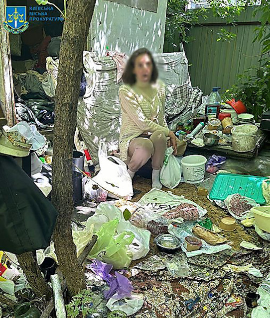 Свежие новости: Жінку, яку підозрюють у розгромі могил загиблих воїнів, помістили у психіатричну лікарню