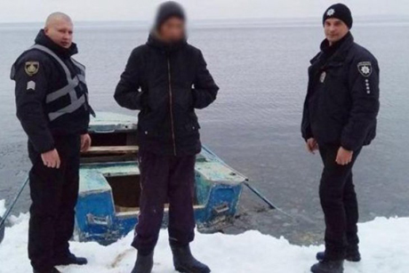 Свежие новости: Под Херсоном подростка унесло на льдине на 2 км от берега