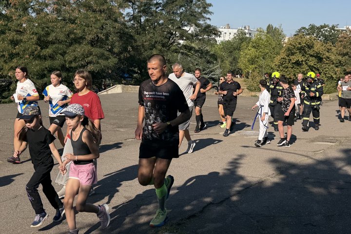 Свежие новости: Після нічних атак усе одно вийшли: у Миколаєві відбувся забіг у пам'ять про загиблих Захисників