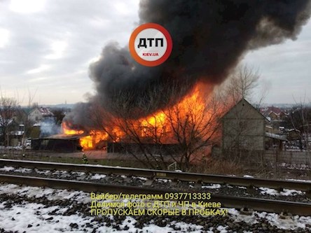 Свежие новости: Произошел масштабный взрыв: появились подробности пожара в Киеве