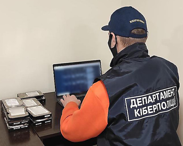 Свежие новости: Нацполиция провела спецоперацию против торговцев базами данных, у которых была информация о 300 миллионах человек