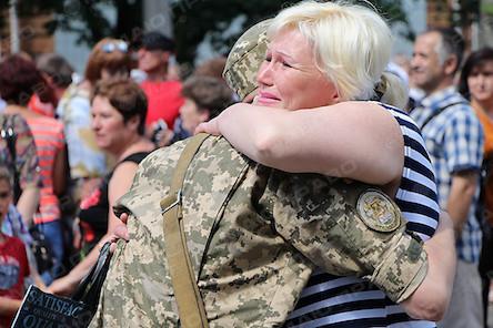 Свежие новости: В Николаеве 258 военнослужащих присягнули на верность Украине