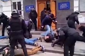 Свежие новости: Сегодня состоится суд над сотрудником МВД, который кричал активисту 