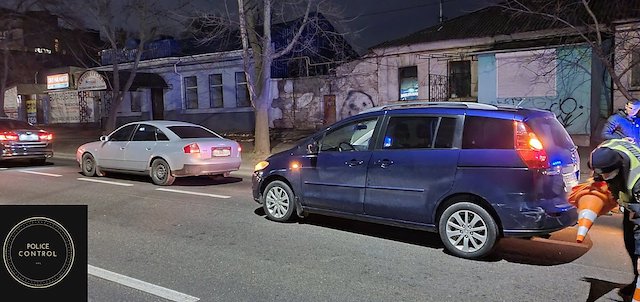 Свежие новости: Ночью в Николаеве водитель Audi после столкновения с Mazda попытался скрыться с места ДТП
